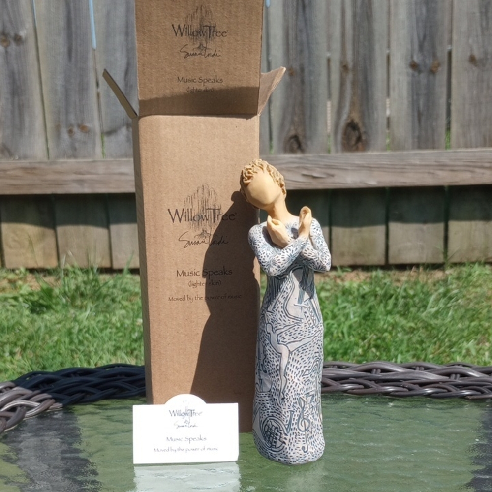 Demdaco Willow Tree Figurine Music Speaks